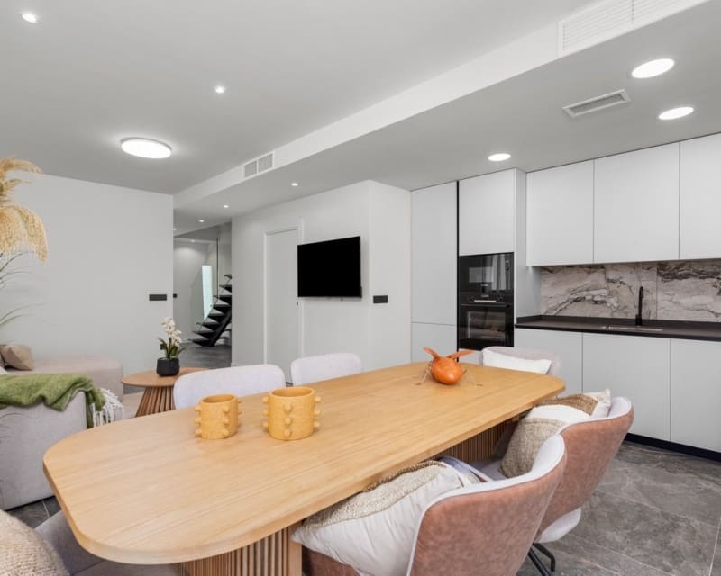 Chalet de 4 habitaciones en Torre de la Horadada en venta con piscina - 698.000 € (Ref: 9725077)