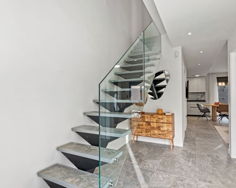 Chalet de 4 habitaciones en Torre de la Horadada en venta con piscina - 698.000 € (Ref: 9725077)