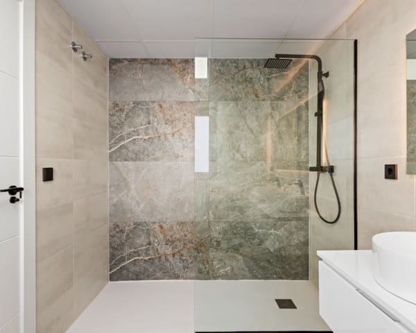 Chalet de 4 habitaciones en Torre de la Horadada, Pilar de la Horadada en venta con piscina - 698.000 € (Ref: 9725077)