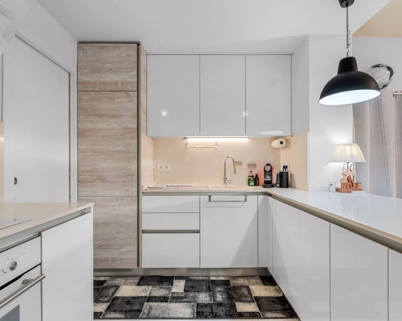 Chalet de 3 habitaciones en Villamartin en venta con piscina - 425.000 € (Ref: 9725078)