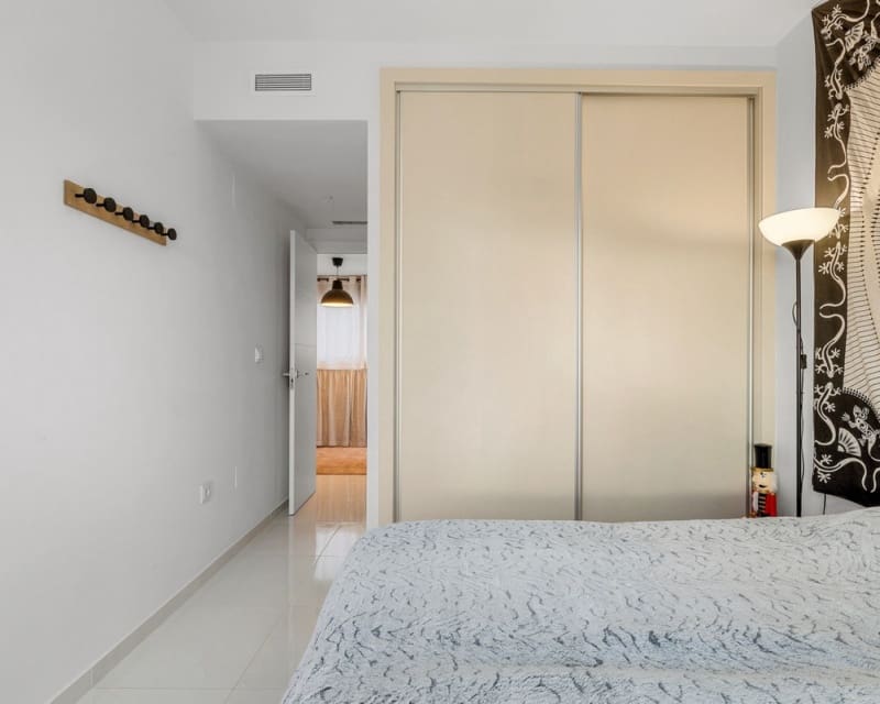 Chalet de 3 habitaciones en Villamartin en venta con piscina - 425.000 € (Ref: 9725078)