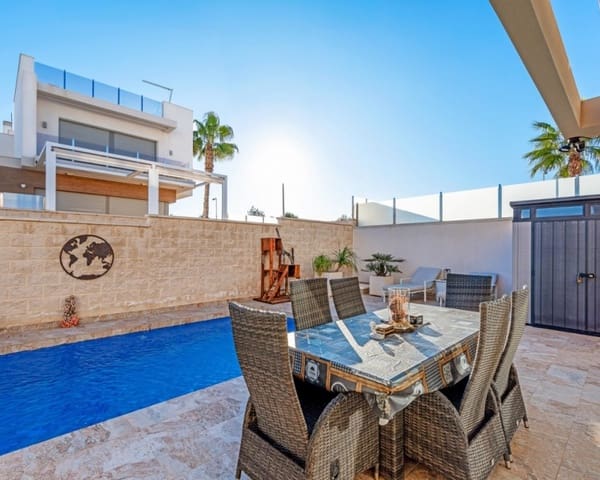 Chalet de 3 habitaciones en Villamartin, Orihuela en venta con piscina - 425.000 € (Ref: 9725078)