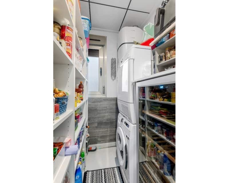 Chalet de 3 habitaciones en Villamartin en venta con piscina - 425.000 € (Ref: 9725078)