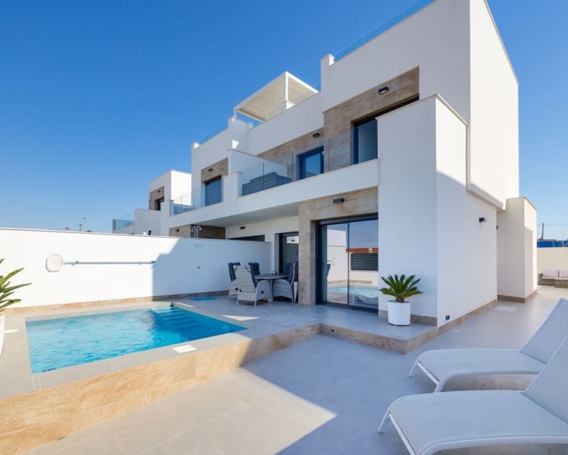 3 quarto Moradia para venda em Los Montesinos com piscina - 369 900 € (Ref: 9725079)