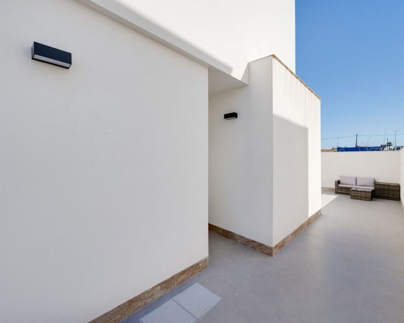 3 quarto Moradia para venda em Los Montesinos com piscina - 369 900 € (Ref: 9725079)