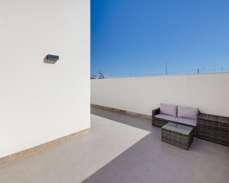 3 quarto Moradia para venda em Los Montesinos com piscina - 369 900 € (Ref: 9725079)