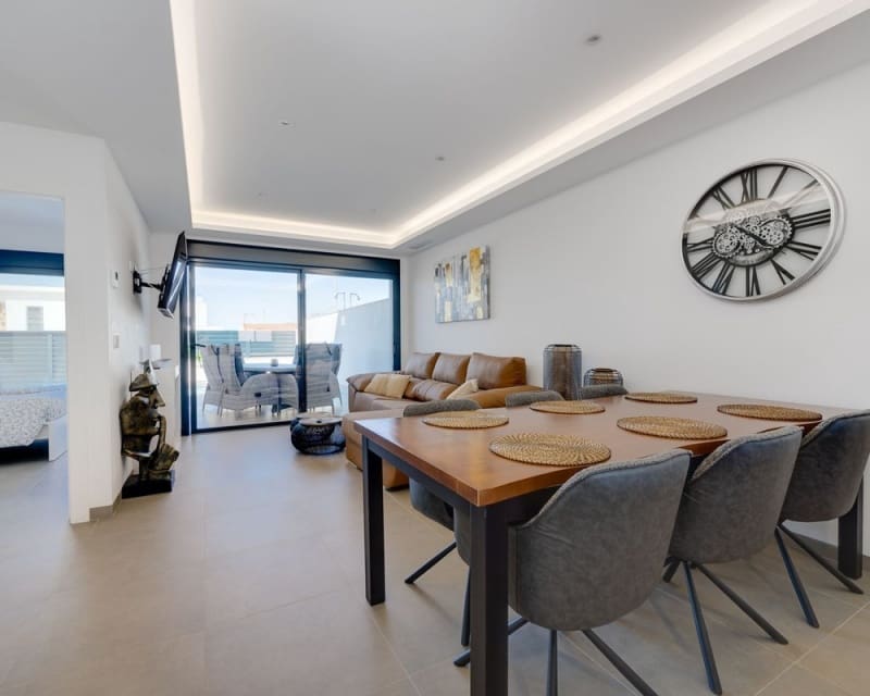 3 quarto Moradia para venda em Los Montesinos com piscina - 369 900 € (Ref: 9725079)