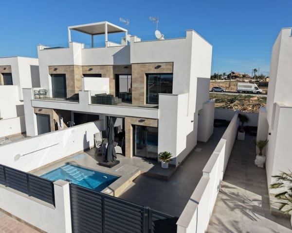 3 quarto Moradia para venda em Los Montesinos com piscina - 369 900 € (Ref: 9725079)