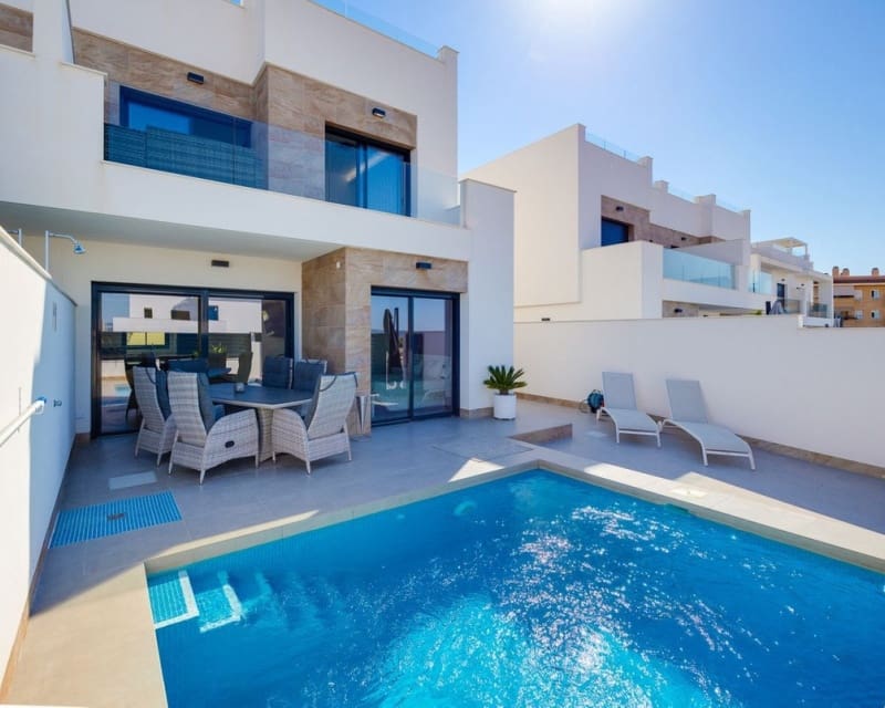 3 quarto Moradia para venda em Los Montesinos com piscina - 369 900 € (Ref: 9725079)