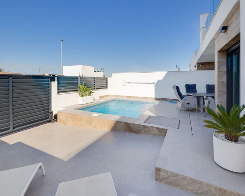 3 quarto Moradia para venda em Los Montesinos com piscina - 369 900 € (Ref: 9725079)