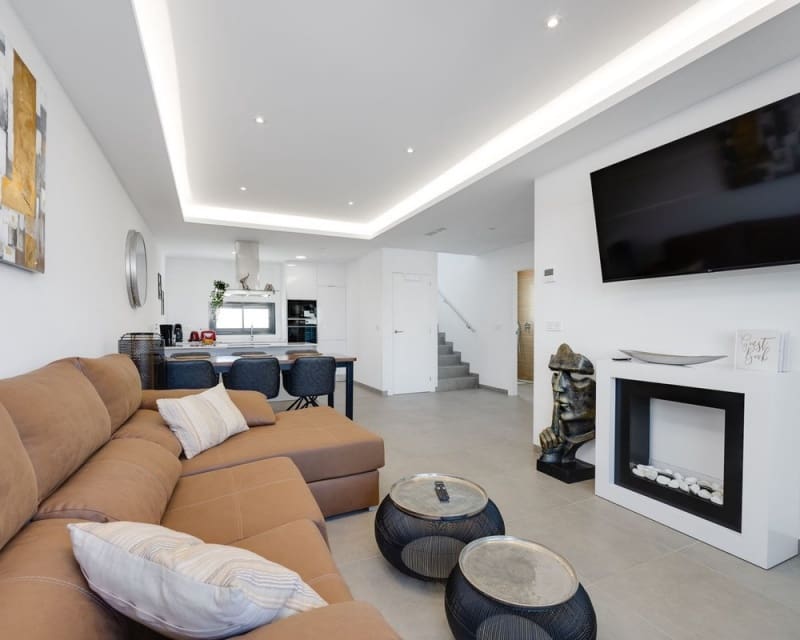 3 quarto Moradia para venda em Los Montesinos com piscina - 369 900 € (Ref: 9725079)