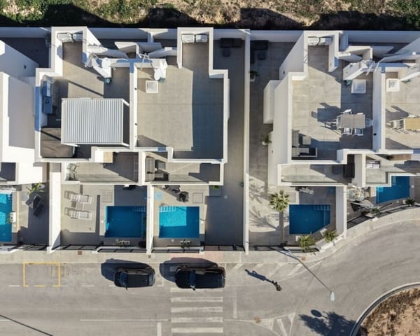 3 quarto Moradia para venda em Los Montesinos com piscina - 369 900 € (Ref: 9725079)