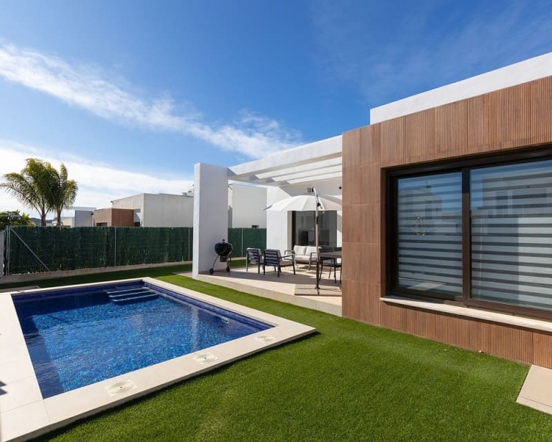 3 makuuhuone Huvila myytävänä paikassa Los Montesinos mukana uima-altaan - 449 900 € (Ref: 9725082)