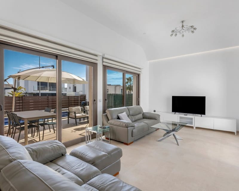 3 makuuhuone Huvila myytävänä paikassa Los Montesinos mukana uima-altaan - 449 900 € (Ref: 9725082)