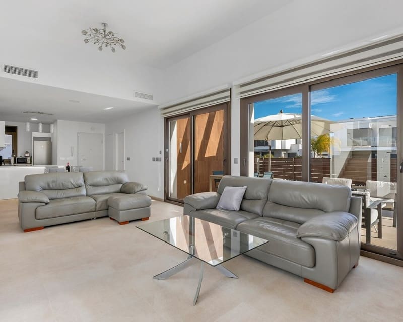 3 makuuhuone Huvila myytävänä paikassa Los Montesinos mukana uima-altaan - 449 900 € (Ref: 9725082)