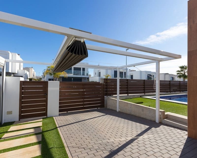 3 makuuhuone Huvila myytävänä paikassa Los Montesinos mukana uima-altaan - 449 900 € (Ref: 9725082)