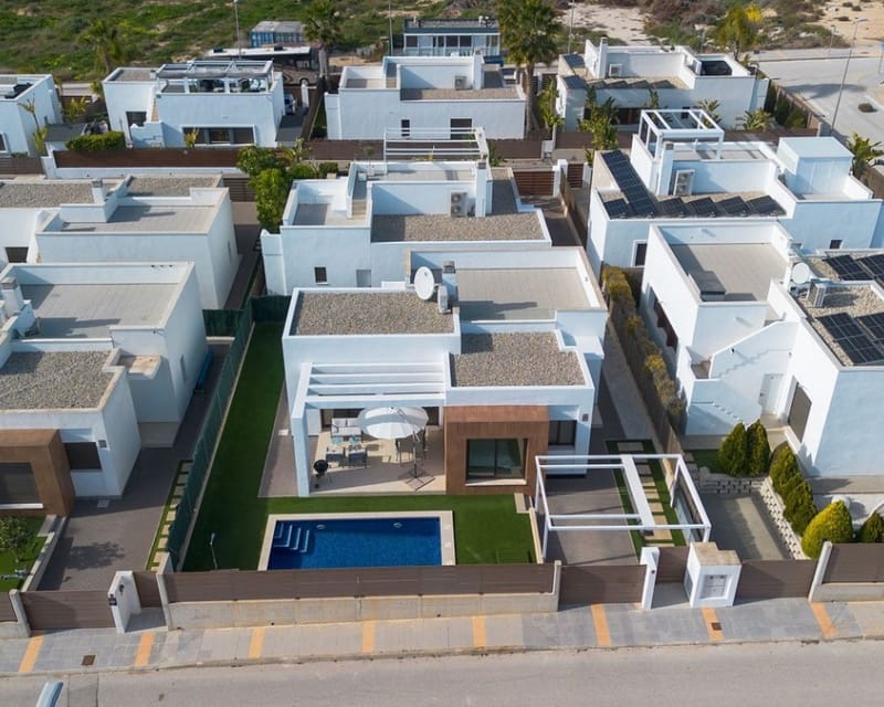 3 makuuhuone Huvila myytävänä paikassa Los Montesinos mukana uima-altaan - 449 900 € (Ref: 9725082)