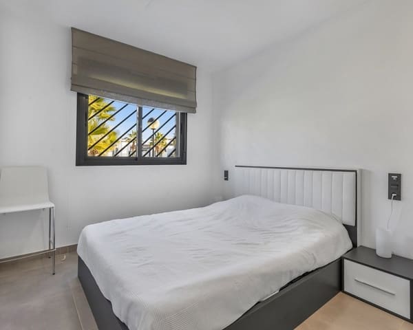 2 slaapkamer Appartement te koop in Punta Prima, Orihuela met zwembad - € 274.900 (Ref: 9725083)