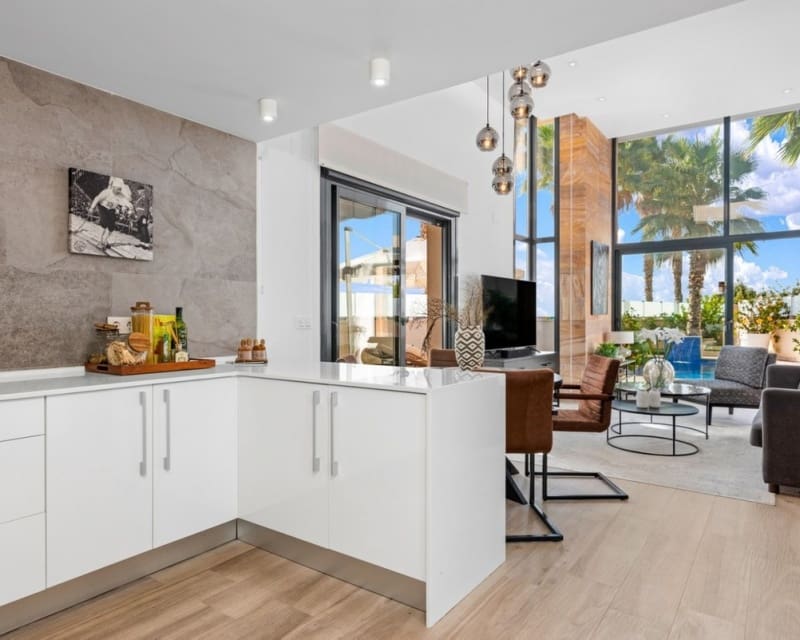 5 makuuhuone Huvila myytävänä paikassa Cabo Roig - 829 000 € (Ref: 9725086)