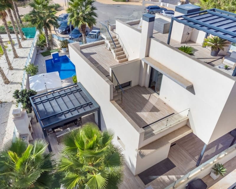 5 makuuhuone Huvila myytävänä paikassa Cabo Roig - 829 000 € (Ref: 9725086)