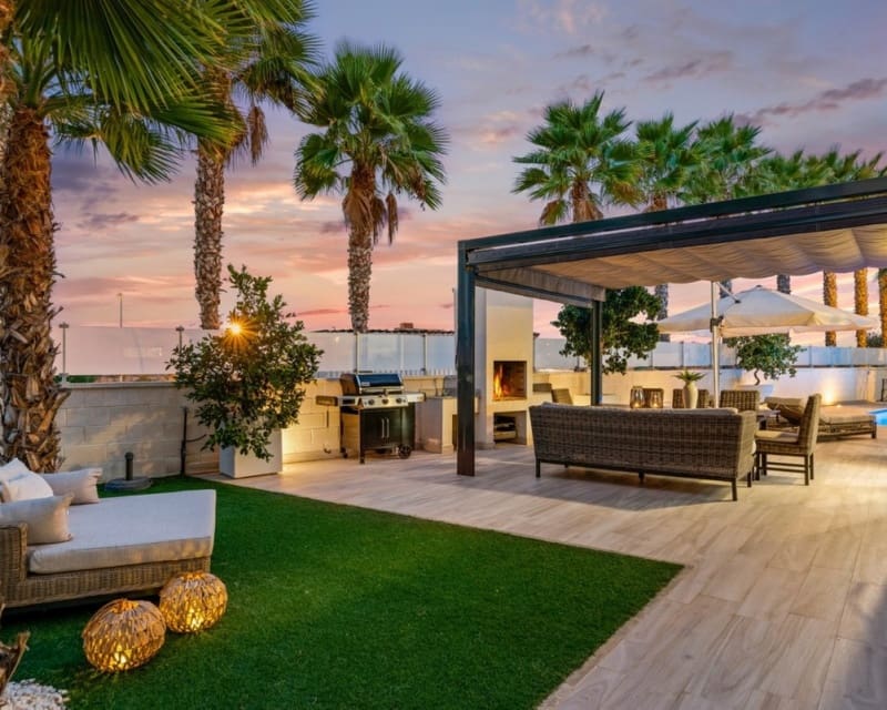 5 makuuhuone Huvila myytävänä paikassa Cabo Roig - 829 000 € (Ref: 9725086)