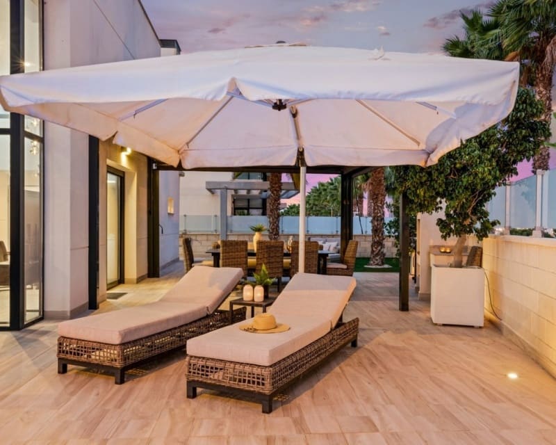 5 makuuhuone Huvila myytävänä paikassa Cabo Roig - 829 000 € (Ref: 9725086)