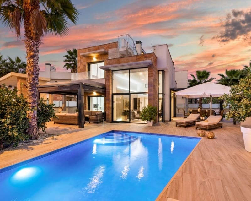 5 makuuhuone Huvila myytävänä paikassa Cabo Roig - 829 000 € (Ref: 9725086)