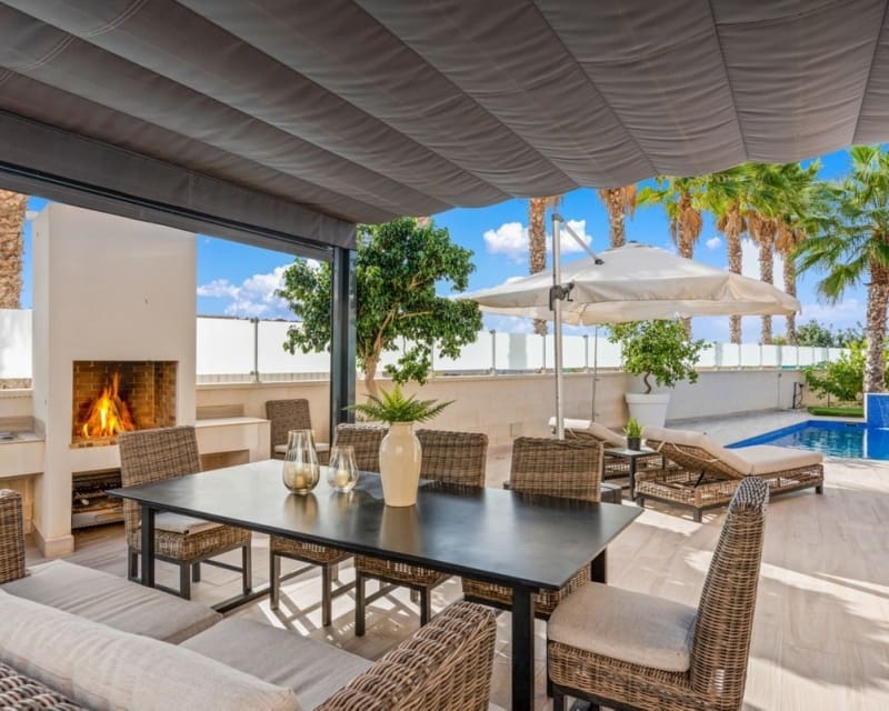 5 makuuhuone Huvila myytävänä paikassa Cabo Roig - 829 000 € (Ref: 9725086)