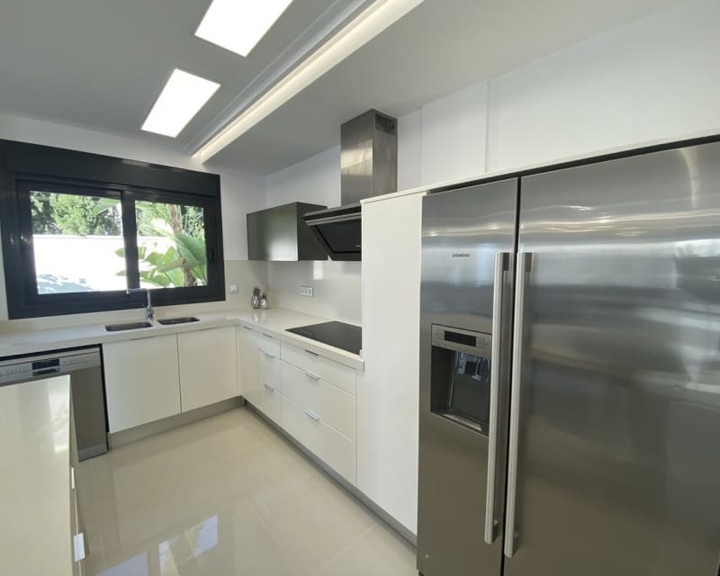 5 bedroom Villa for sale in Dehesa de Campoamor - € 849,000 (Ref: 9725088)