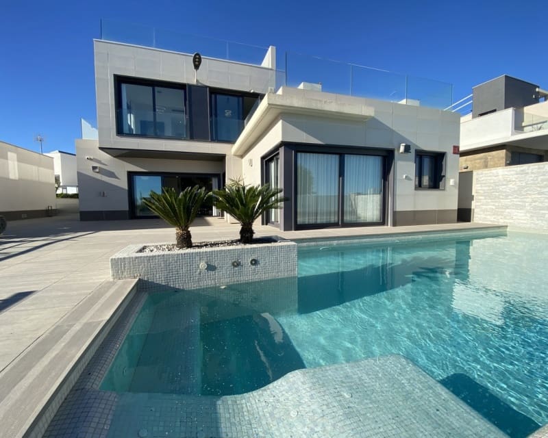 5 bedroom Villa for sale in Dehesa de Campoamor - € 849,000 (Ref: 9725088)