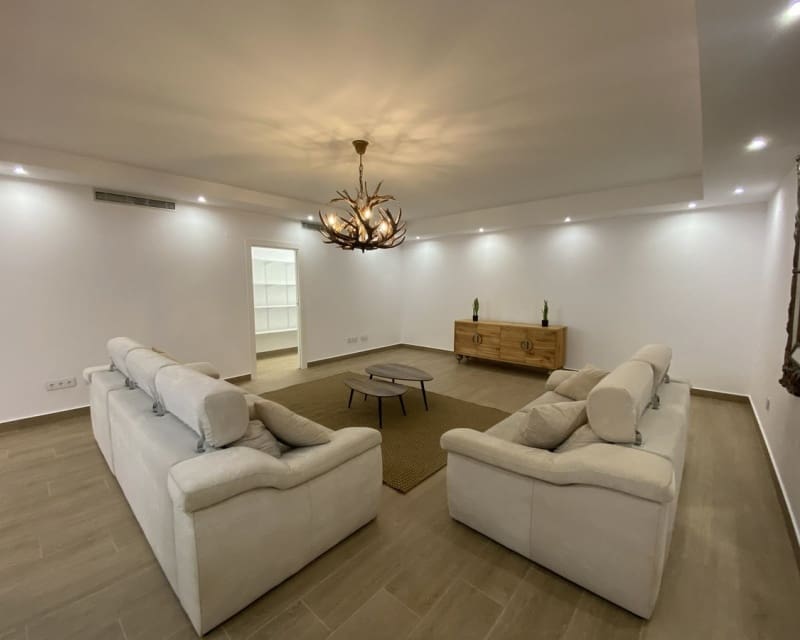 5 bedroom Villa for sale in Dehesa de Campoamor - € 849,000 (Ref: 9725088)