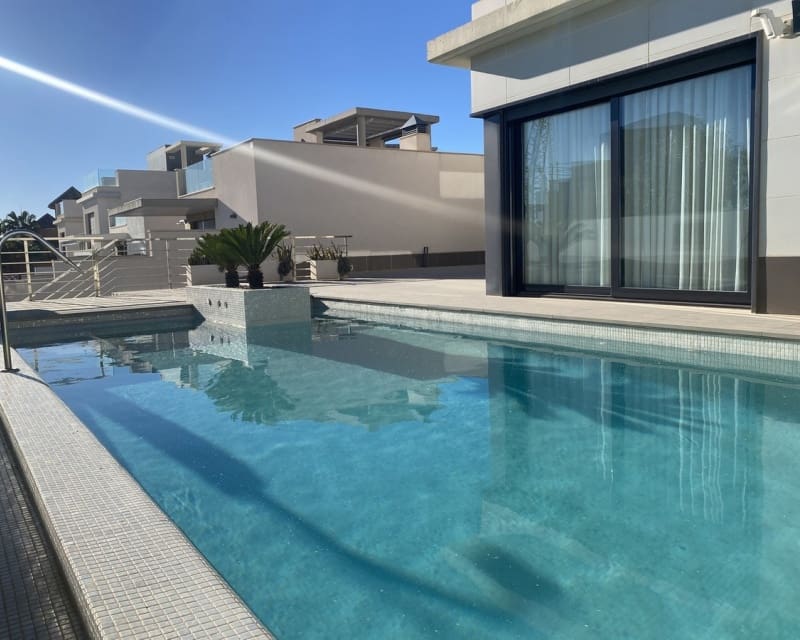 5 bedroom Villa for sale in Dehesa de Campoamor - € 849,000 (Ref: 9725088)