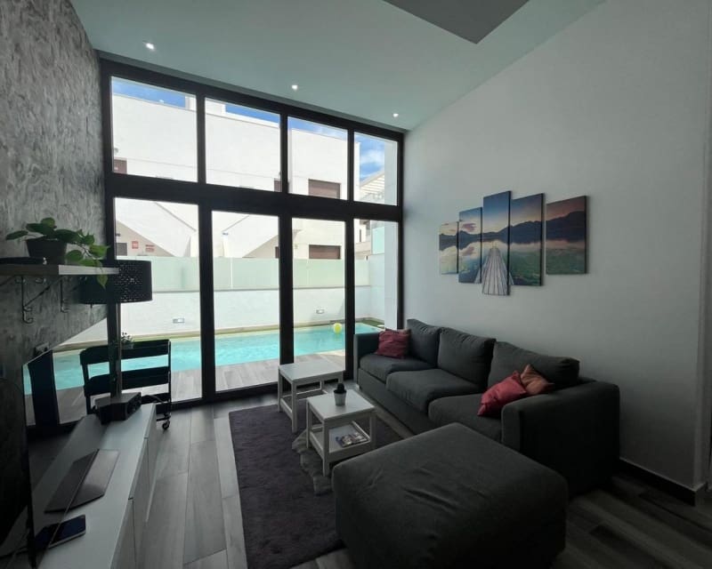 3 makuuhuone Huvila myytävänä paikassa Los Balcones - 479 000 € (Ref: 9725089)