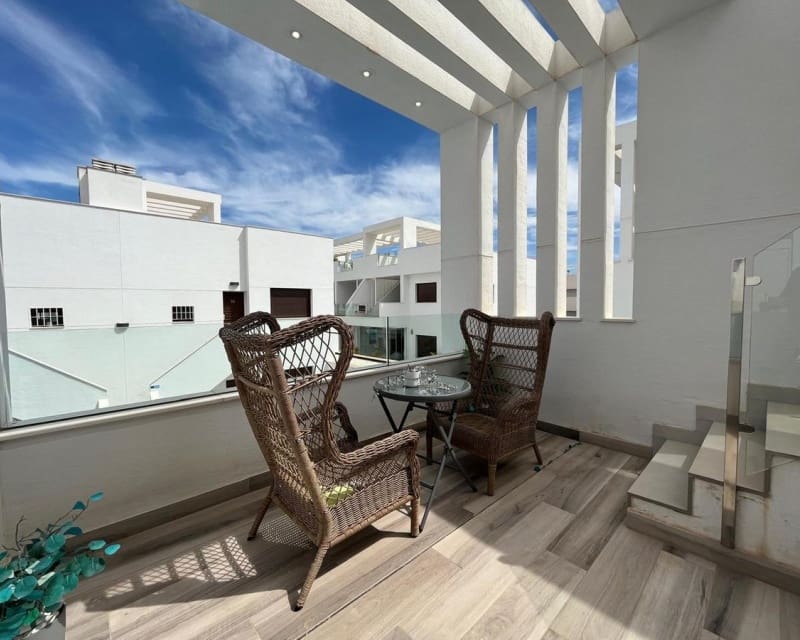 3 makuuhuone Huvila myytävänä paikassa Los Balcones - 479 000 € (Ref: 9725089)