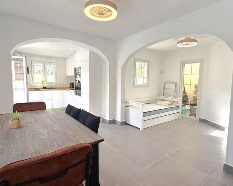 2 sypialnia Dom na sprzedaż w La Zenia z basenem - 339 000 € (Ref: 9725092)