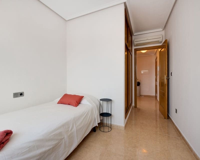 3 bedroom Apartment for sale in Jacarilla - € 119,000 (Ref: 9725094)