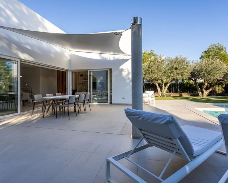 4 bedroom Villa for sale in Las Colinas Golf with pool - € 995,000 (Ref: 9725095)