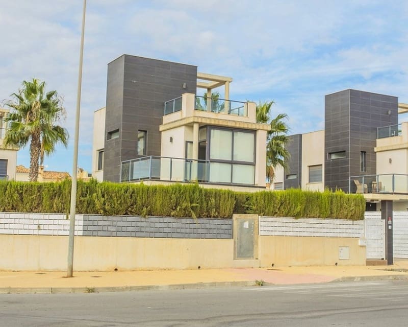 3 sypialnia Willa na sprzedaż w Cabo Roig z basenem - 499 000 € (Ref: 9725097)