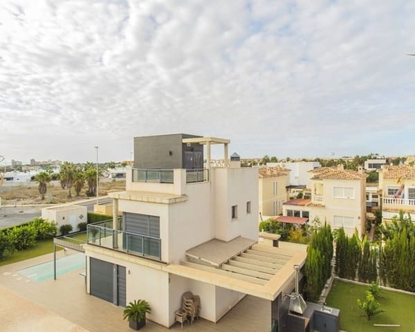 3 soveværelse Villa til salg i Cabo Roig, Orihuela med swimmingpool - € 499.000 (Ref: 9725097)