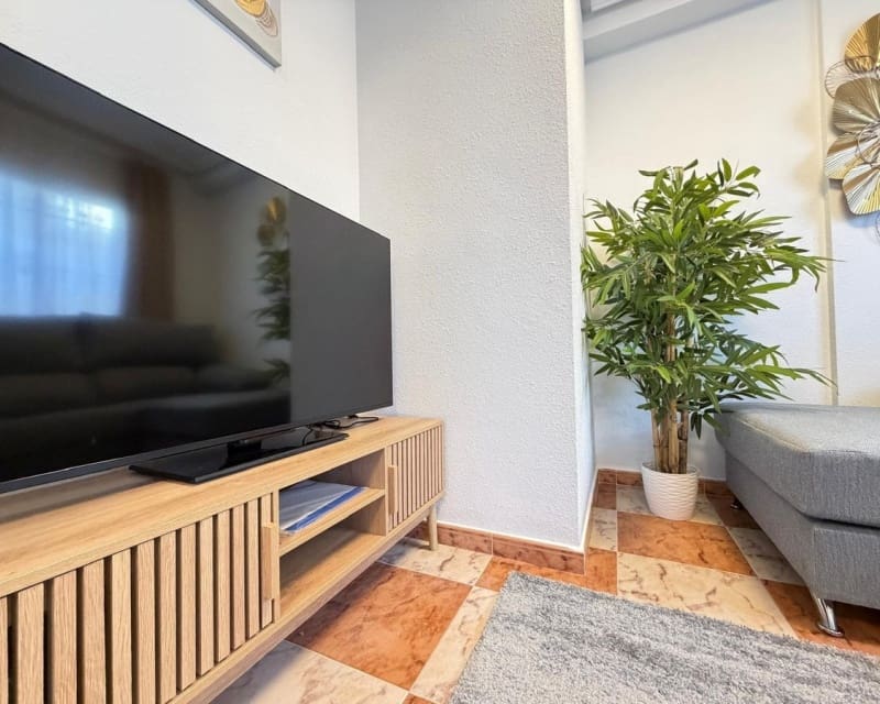 Casa de 2 habitaciones en Villamartin en venta - 225.000 € (Ref: 9725098)