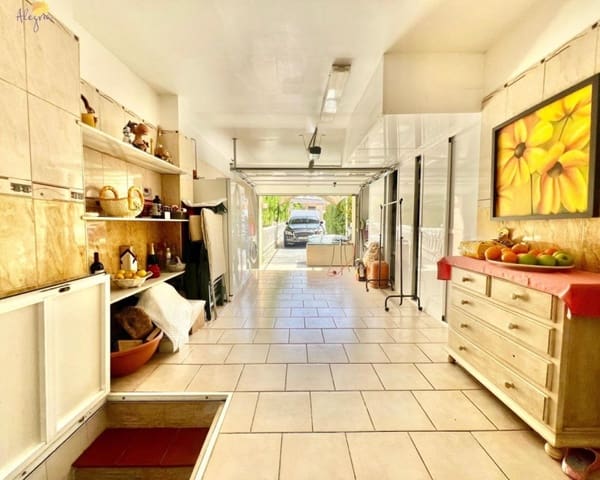 Chalet de 3 habitaciones en Puerto Deportivo, Torrevieja en venta - 495.000 € (Ref: 9725099)