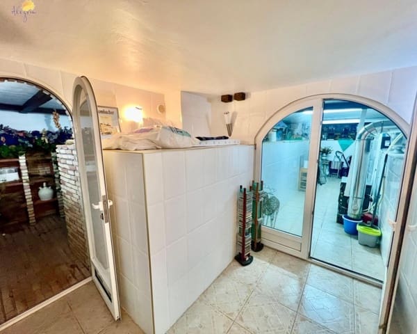 Chalet de 3 habitaciones en Puerto Deportivo, Torrevieja en venta - 495.000 € (Ref: 9725099)