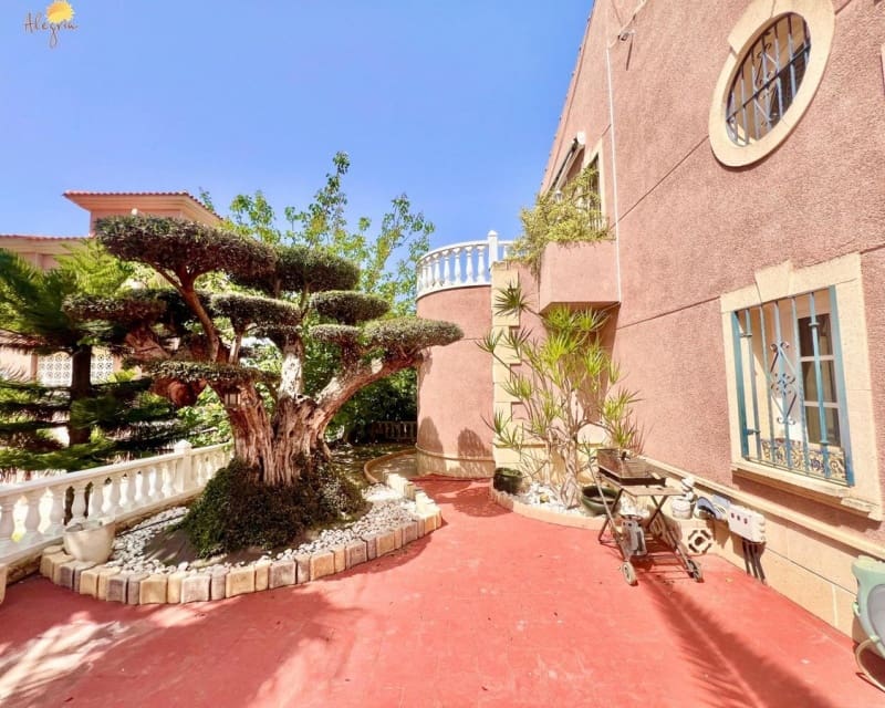 3 sovrum Villa till salu i Torrevieja - 495 000 € (Ref: 9725099)