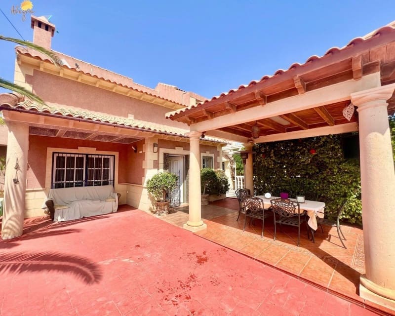 3 sovrum Villa till salu i Torrevieja - 495 000 € (Ref: 9725099)