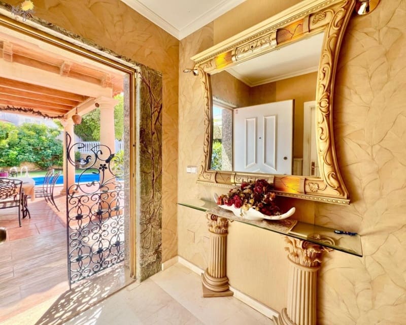 3 sovrum Villa till salu i Torrevieja - 495 000 € (Ref: 9725099)