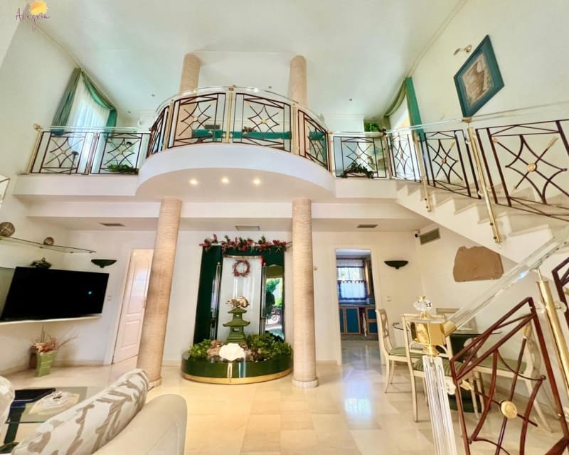 3 sovrum Villa till salu i Torrevieja - 495 000 € (Ref: 9725099)