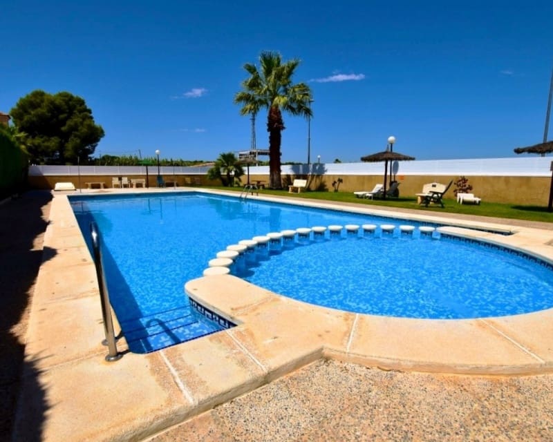 3 bedroom Villa for sale in Algorfa with pool - € 185,000 (Ref: 9730407)