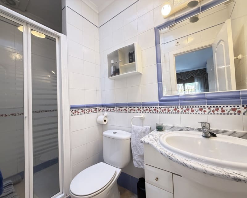 Bungalow de 2 habitaciones en Villamartin en venta con piscina - 199.995 € (Ref: 9730408)