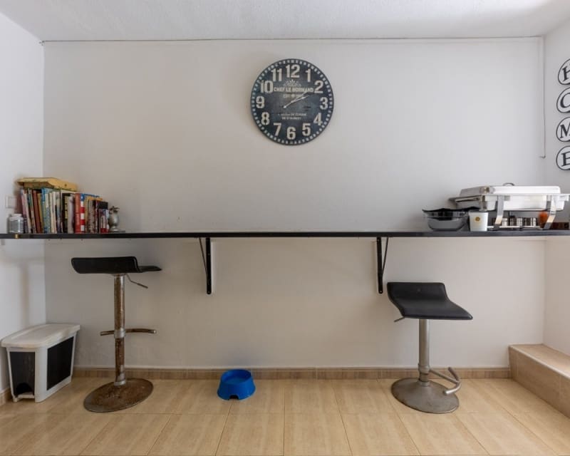 Chalet de 4 habitaciones en Villamartin en venta con piscina - 299.000 € (Ref: 9730410)