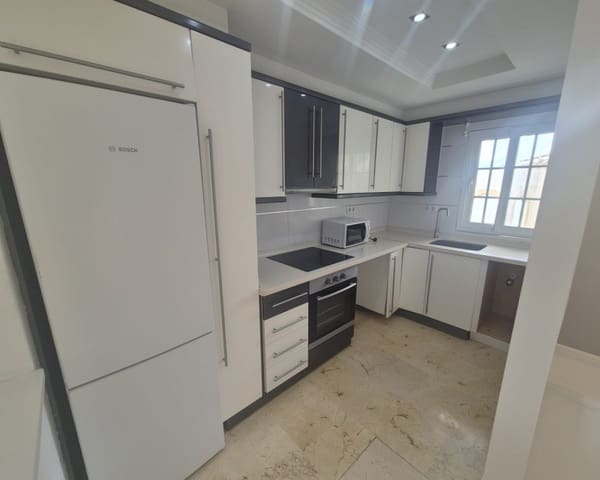 Chalet de 4 habitaciones en Villamartin, Orihuela en venta con piscina - 299.000 € (Ref: 9730410)